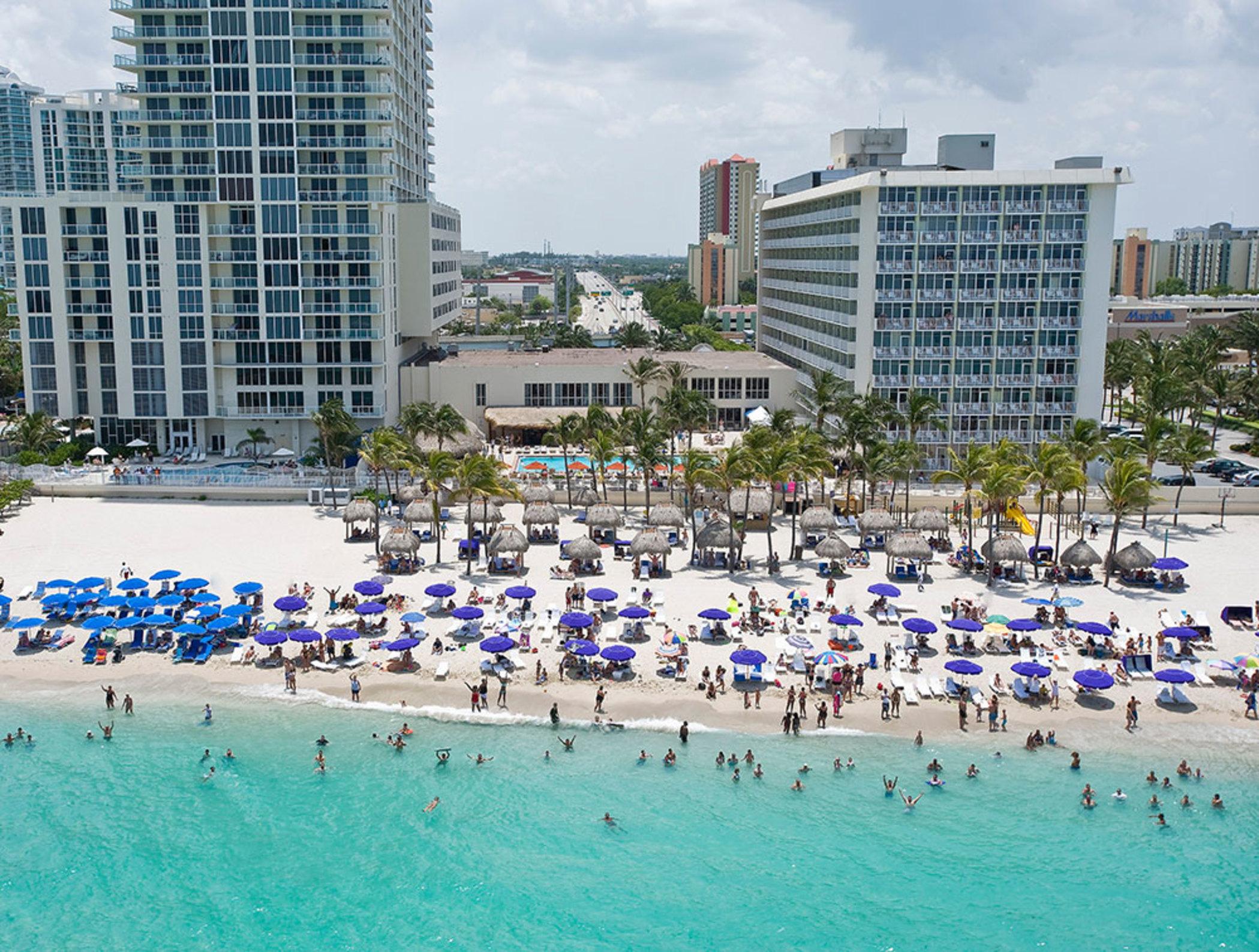 Newport Beachside Hotel & Resort Sunny Isles Beach Exterior photo