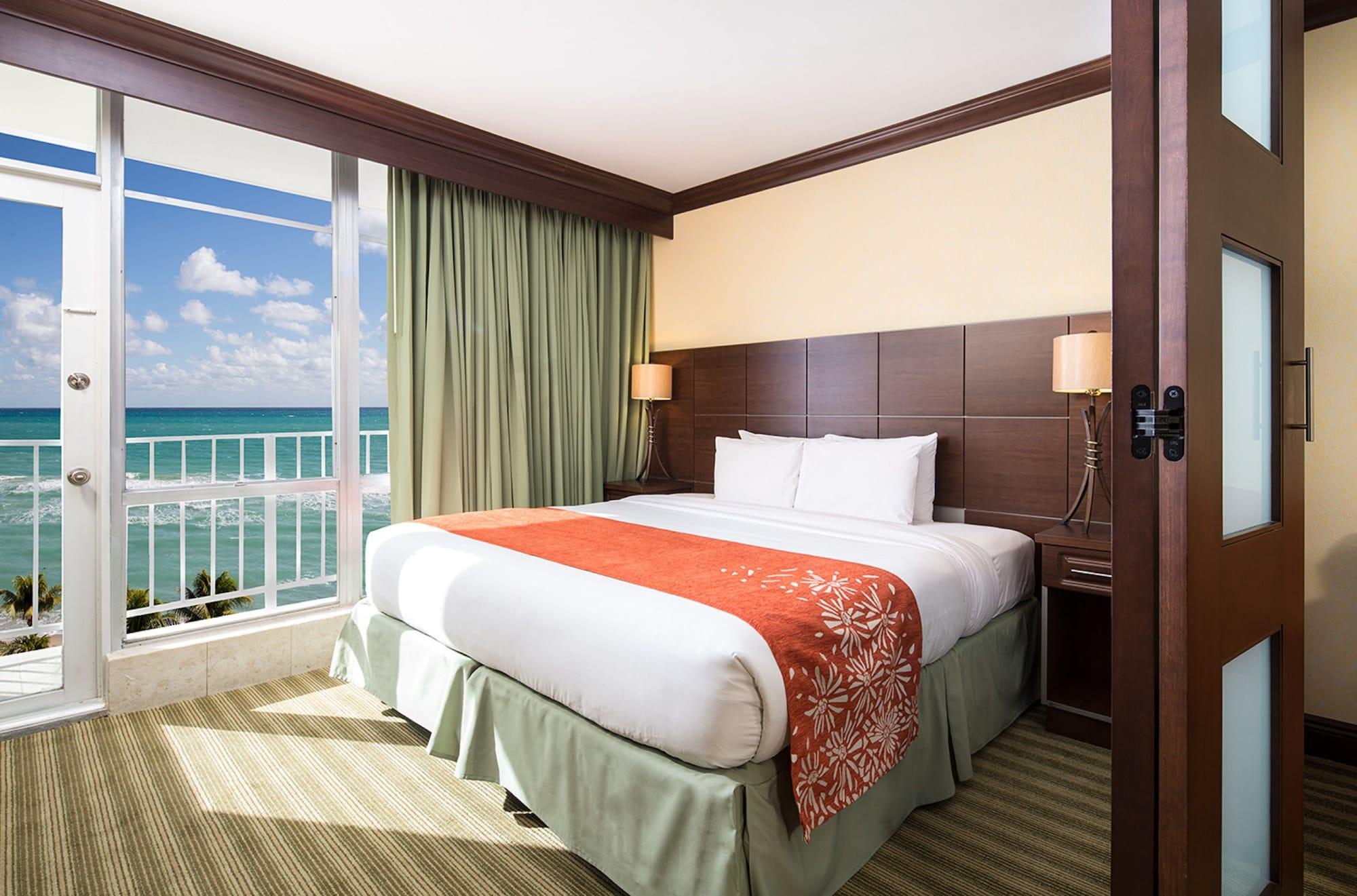 Newport Beachside Hotel & Resort Sunny Isles Beach Exterior photo