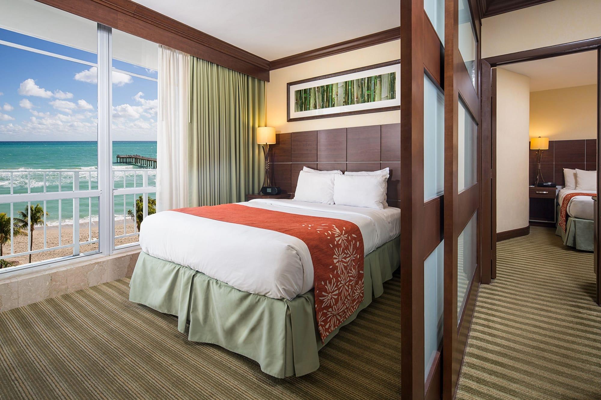 Newport Beachside Hotel & Resort Sunny Isles Beach Exterior photo